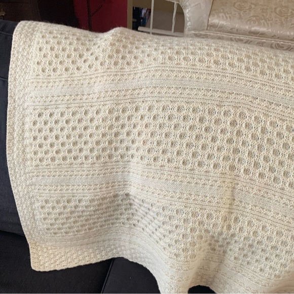 Irish wool blanket - Picture 2 of 4